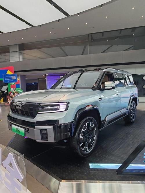 成都150比亚迪方程豹硬派越野的爆款，英菲尼迪35周年与你共成长